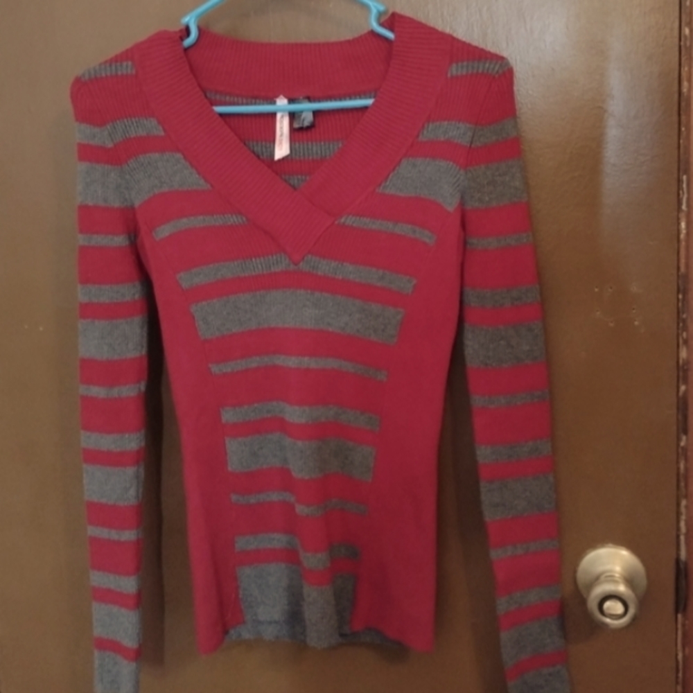 Women Small V Neck Sweater